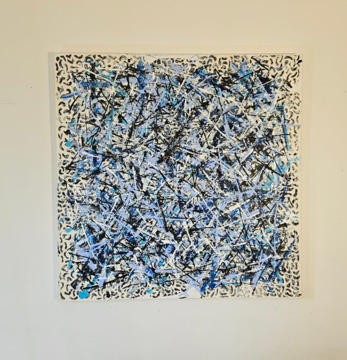 Abstraction en bleu et noir : acrylique sur toile 100x100cm – Image 2