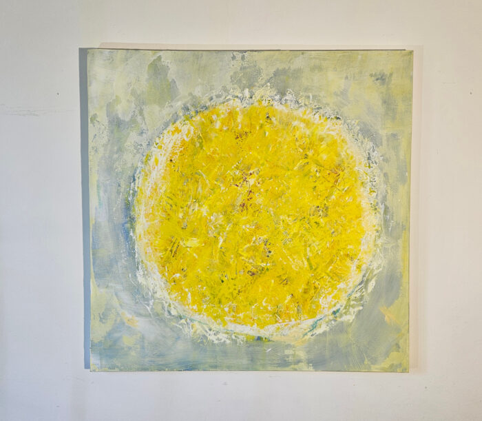 Big Bang abstrait jaune vif sur fond bleu clair peinture acrylique sur toile 100x100cm – Image 2