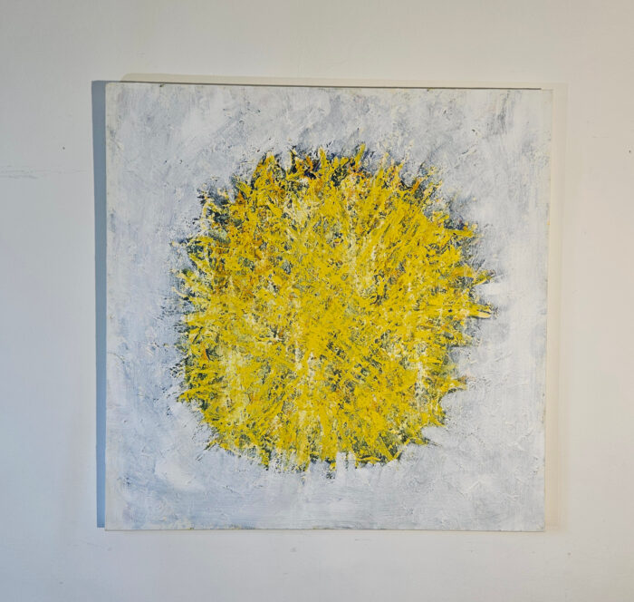 Big bang jaune sur fond bleu clair: acrylique sur toile 100x100cm – Image 3
