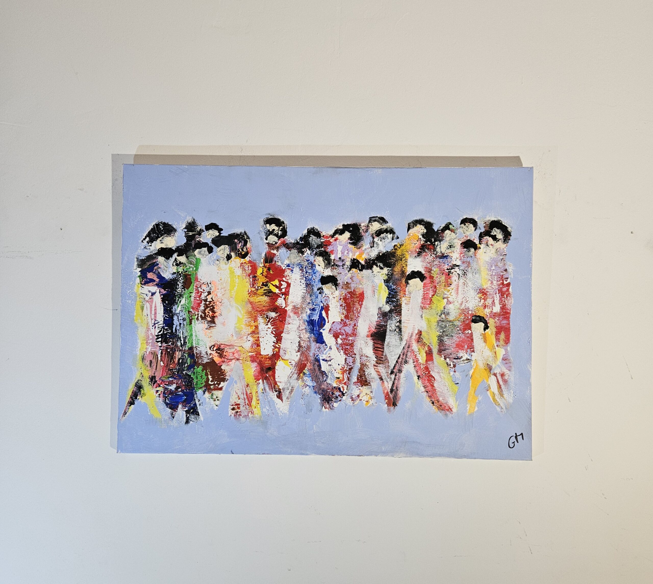 Hommes qui marchent, foule sur fond bleu clair, personnages, peinture acrylique sur toile 50x100cm – Image 2