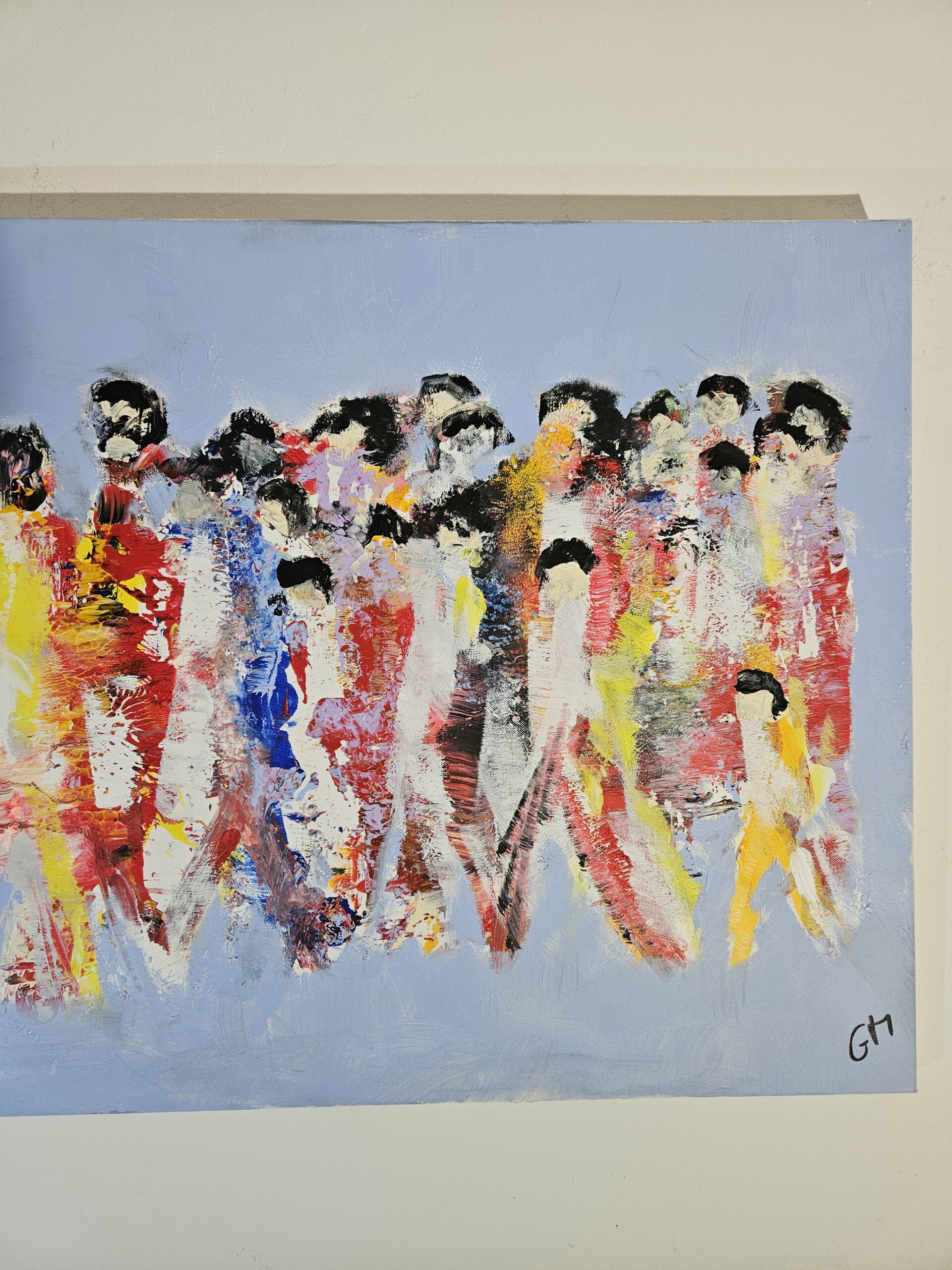 Hommes qui marchent, foule sur fond bleu clair, personnages, peinture acrylique sur toile 50x100cm – Image 4