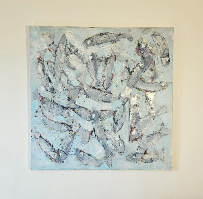 Poisson gris sur fond bleu clair peinture acrylique sur toile 100x100cm – Image 2