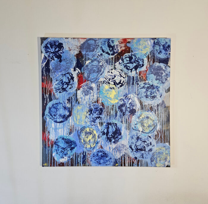 Fleur bleu rouge et jaune peinture acrylique sur toile 100x100cm – Image 2