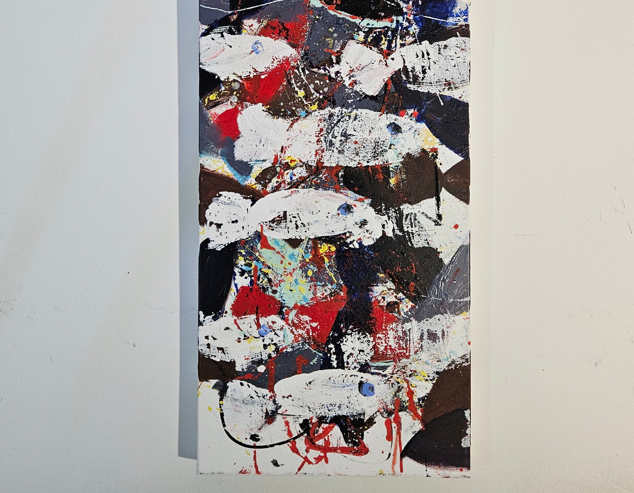 Poisson blanc noir rouge : acrylique sur toile 40x120cm – Image 3