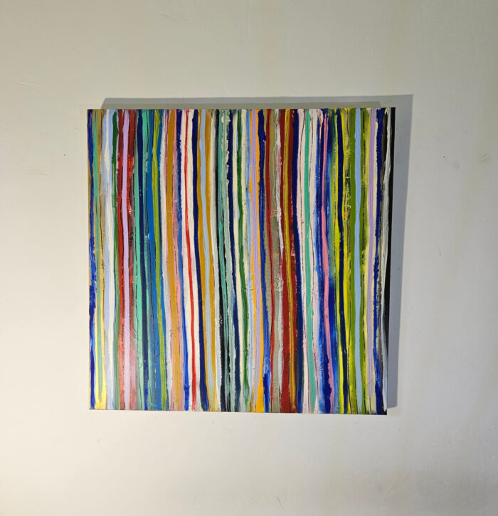 Bandes fines multicolores : peinture acrylique contemporaine sur toile 100x100cm – Image 2