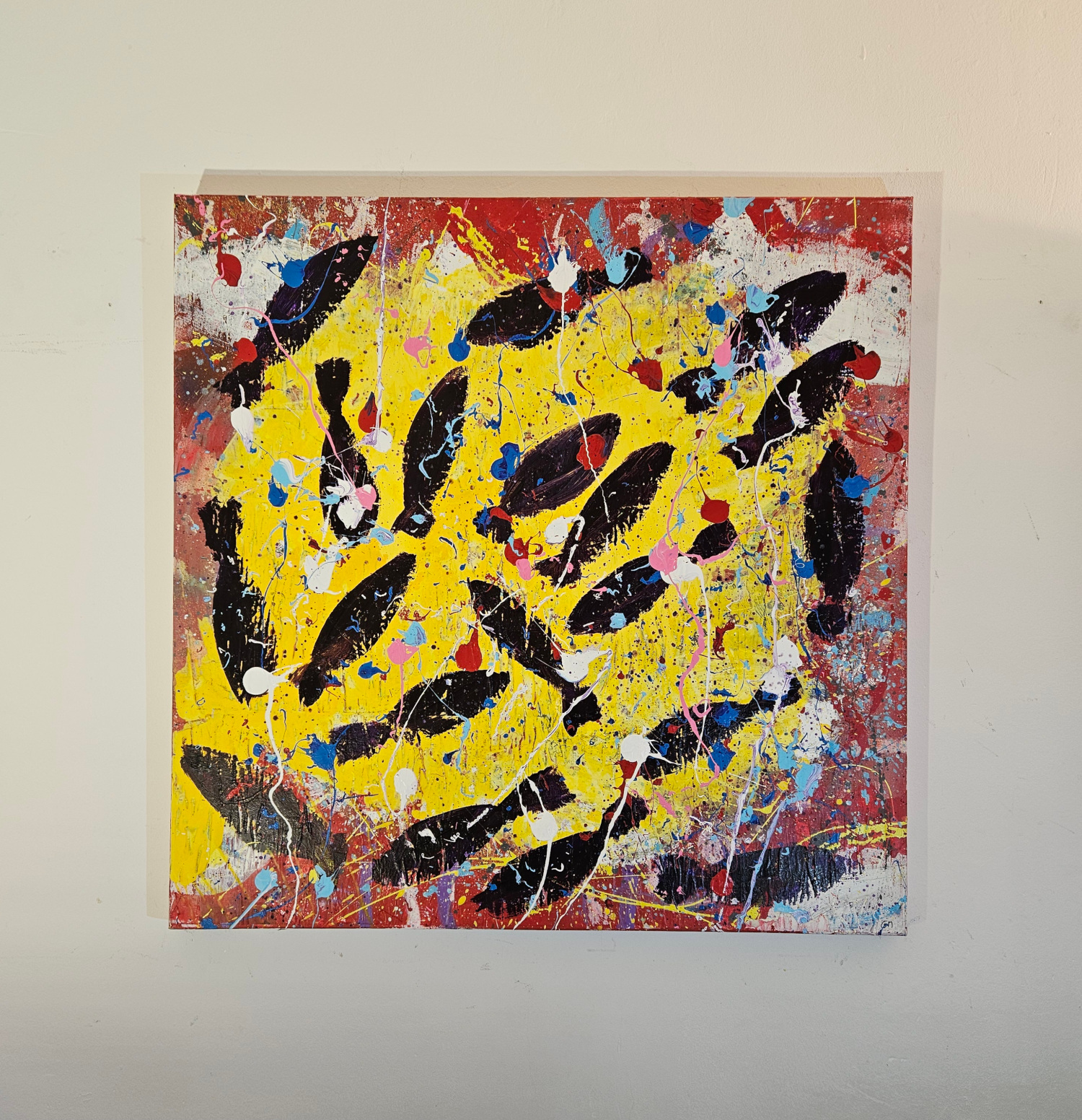 Poissons violets foncés sur poissons blancs, acrylique sur toile 100x100cm – Image 2